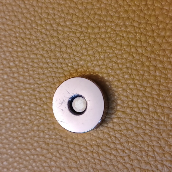 4/$60 Yellow Le Chateau Purse - Small - Picture 6 of 10